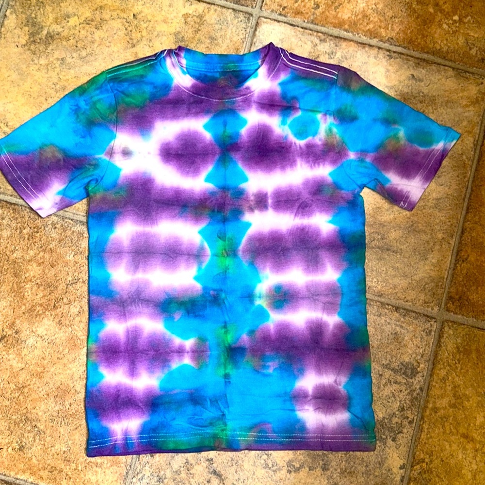 NWOT KIDS M TIE DYE TSHIRT